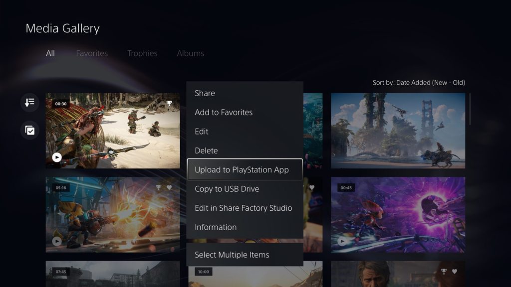 Captura de tela da interface do usuário do PlayStation 5 mostrando a opção de carregar manualmente as capturas do jogo para o PlayStation App