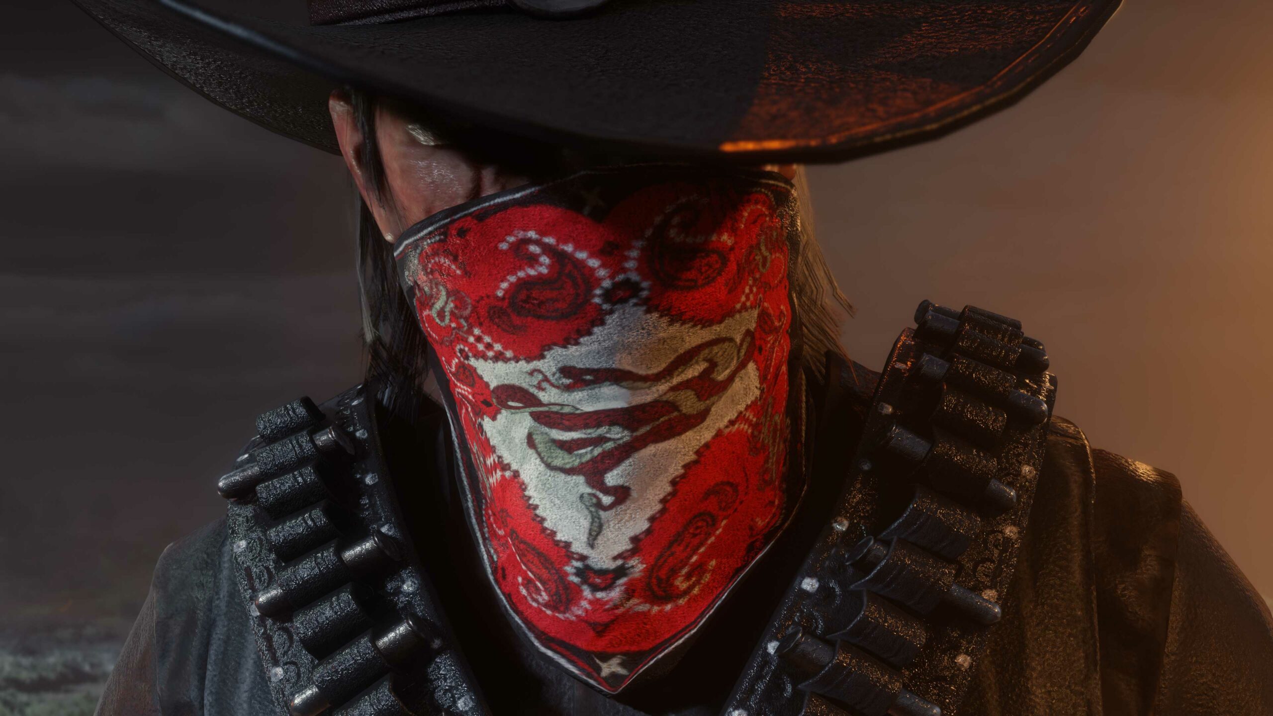 Um jogador de Red Dead Online com cartucheira usando uma Bandana Fierro Vermelha e Branca.