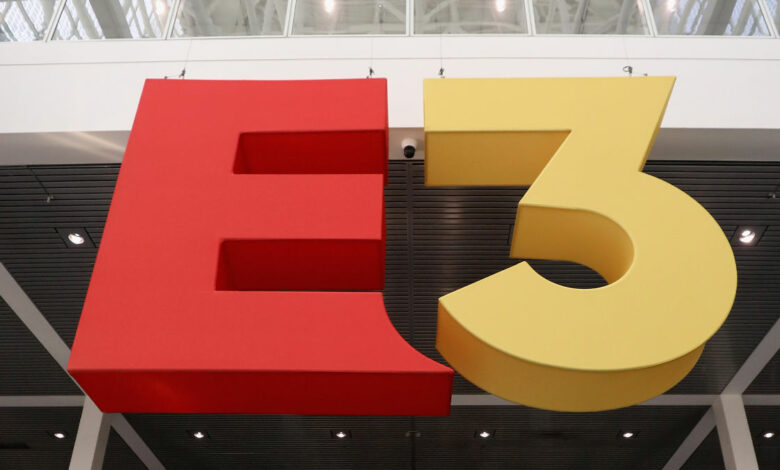 E3