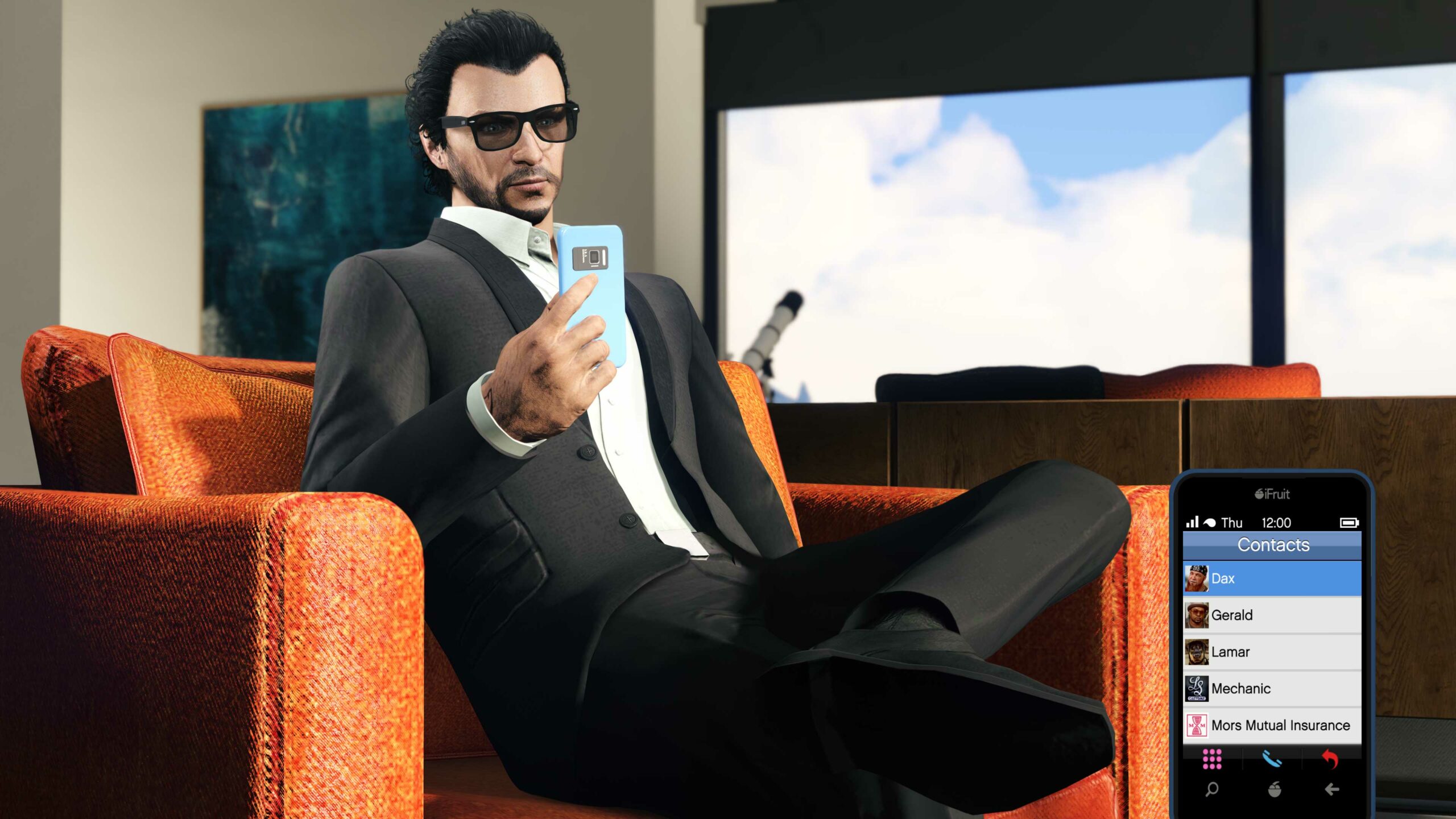 Imagem de um personagem no GTA Online olhando para o celular